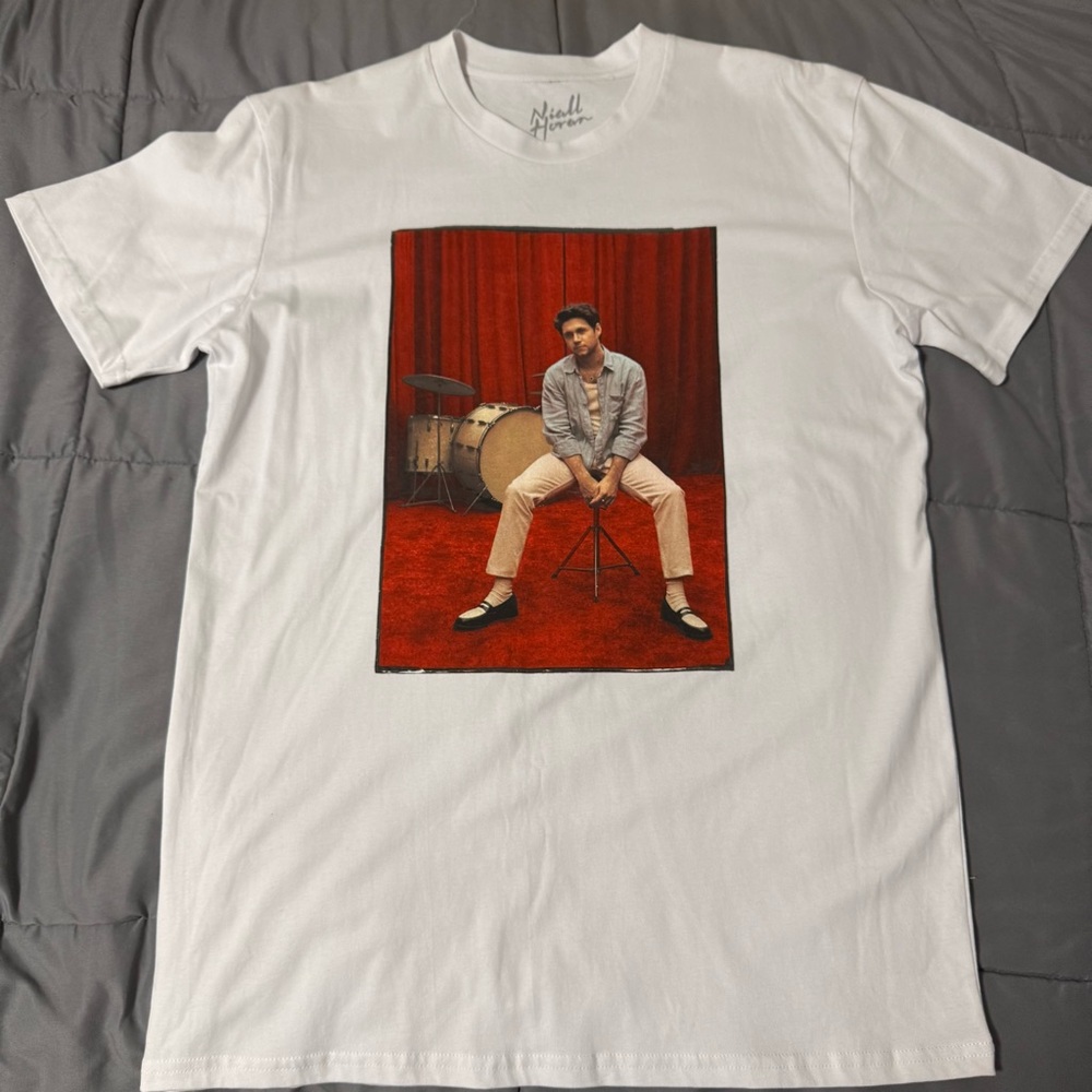 Niall Horan T-Shirt - “Heaven” Single Cover - Size M